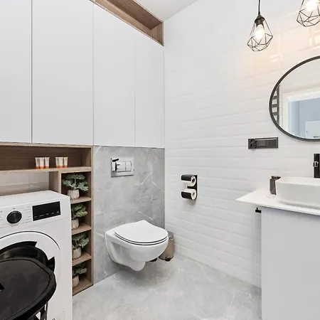 Browary Wroclawskie Modern By Renters Apartment *